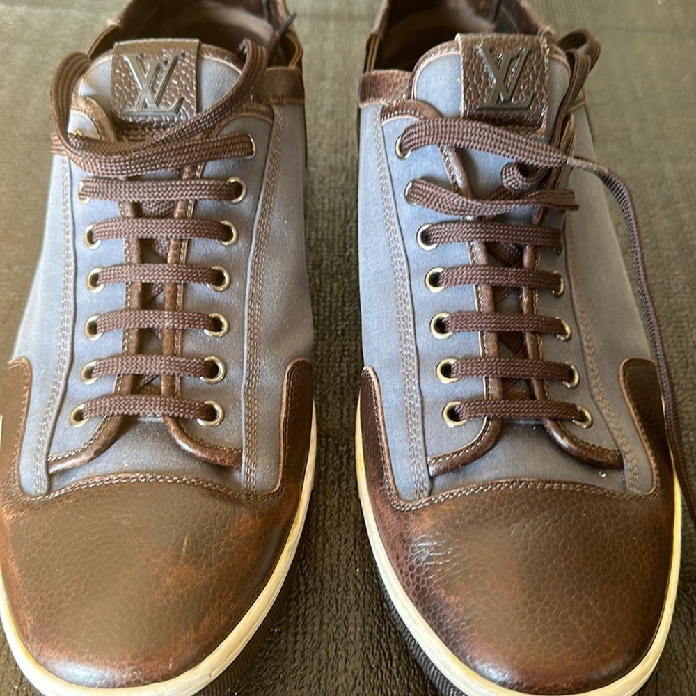 Louis vuitton sneakers,size 10 Lv